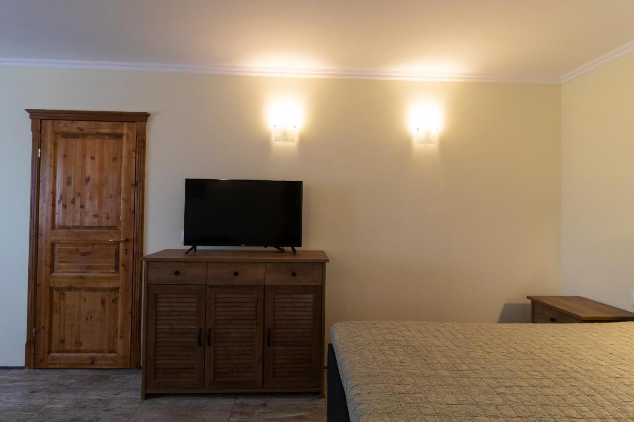 Taverna & Rooms Sutivan Luaran gambar