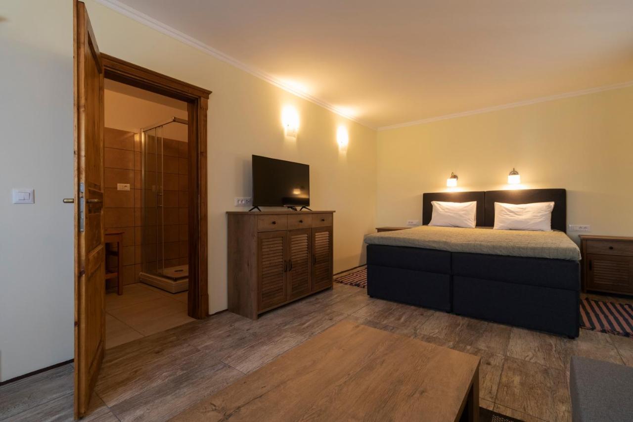 Taverna & Rooms Sutivan Luaran gambar