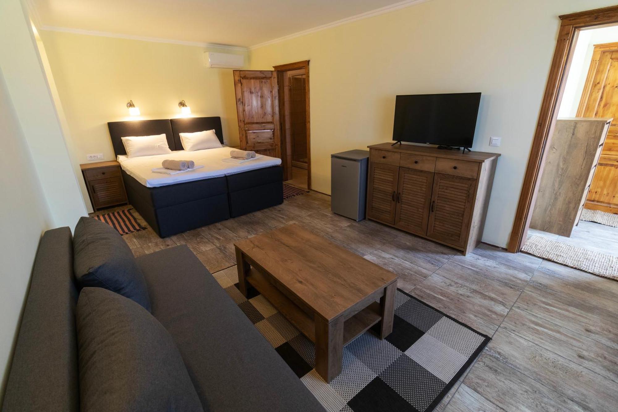 Taverna & Rooms Sutivan Luaran gambar