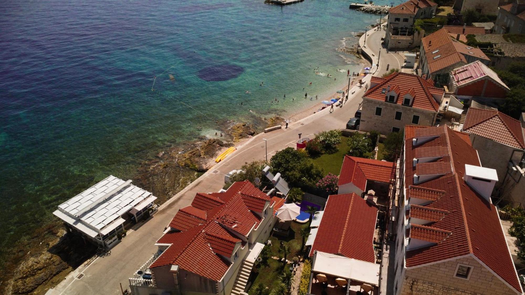 Taverna & Rooms Sutivan Luaran gambar