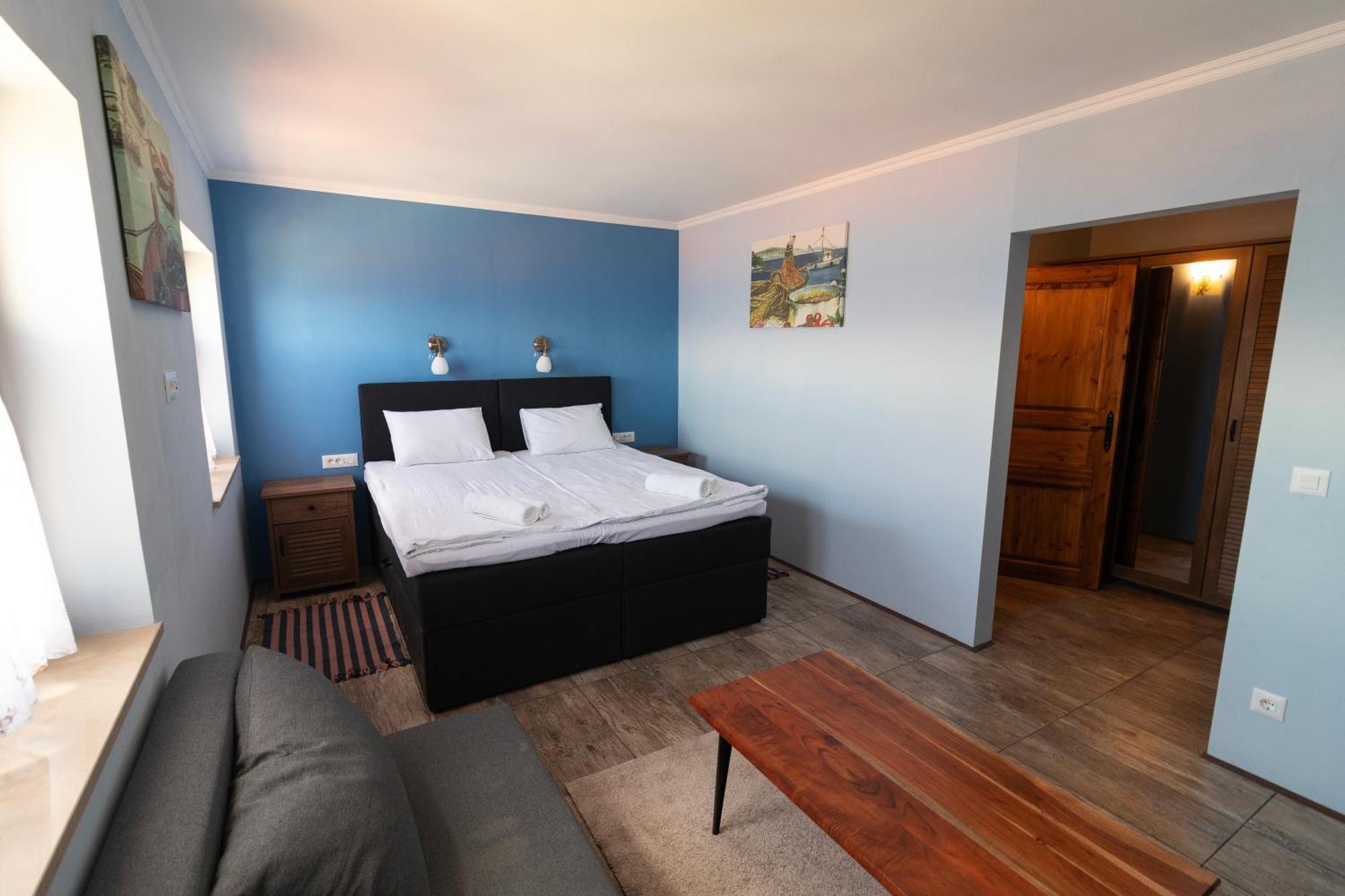 Taverna & Rooms Sutivan Luaran gambar