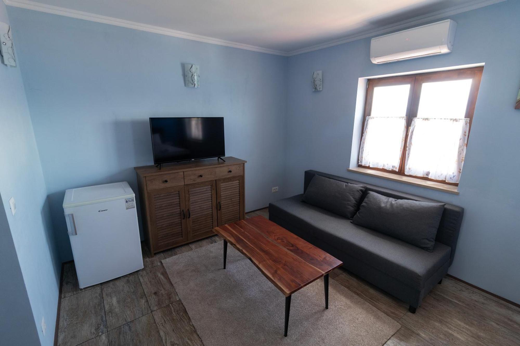 Taverna & Rooms Sutivan Luaran gambar