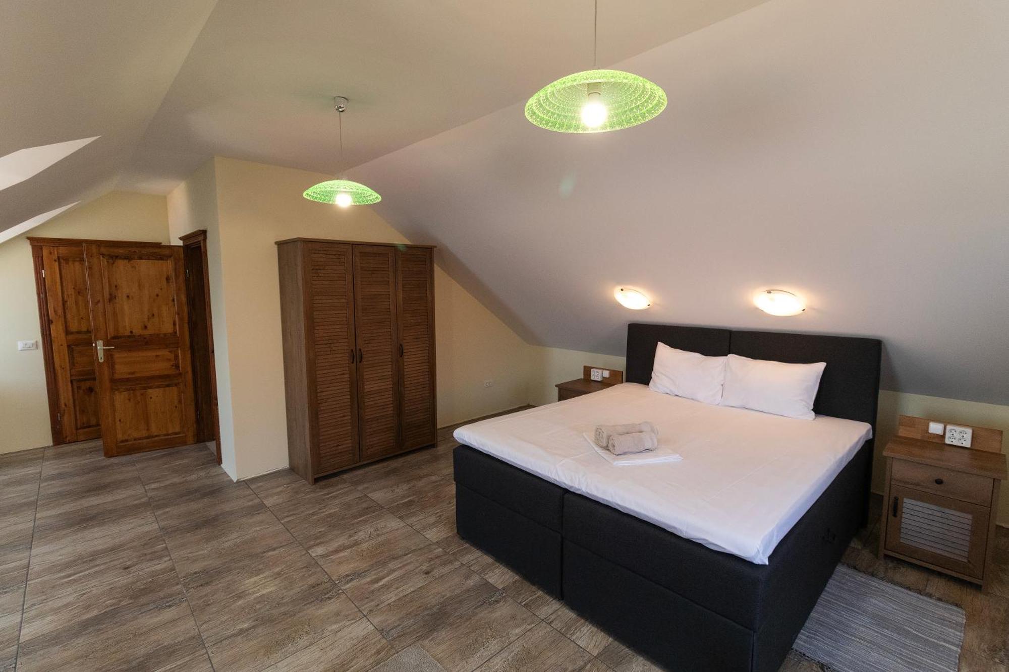Taverna & Rooms Sutivan Luaran gambar